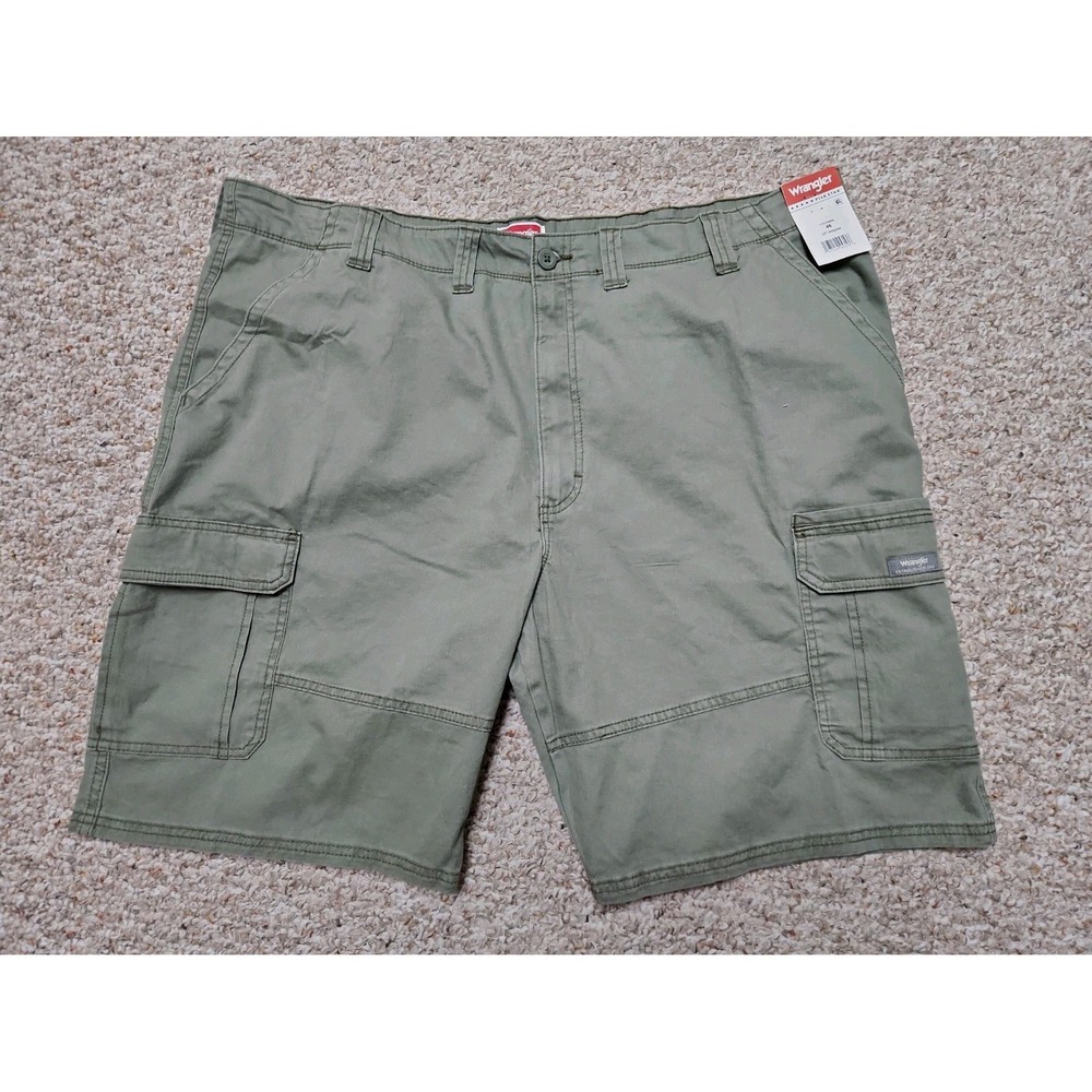 Wrangler Men 46 Army Green Relaxed Fit Cargo Shorts 10 Inseam 112379600 NWT